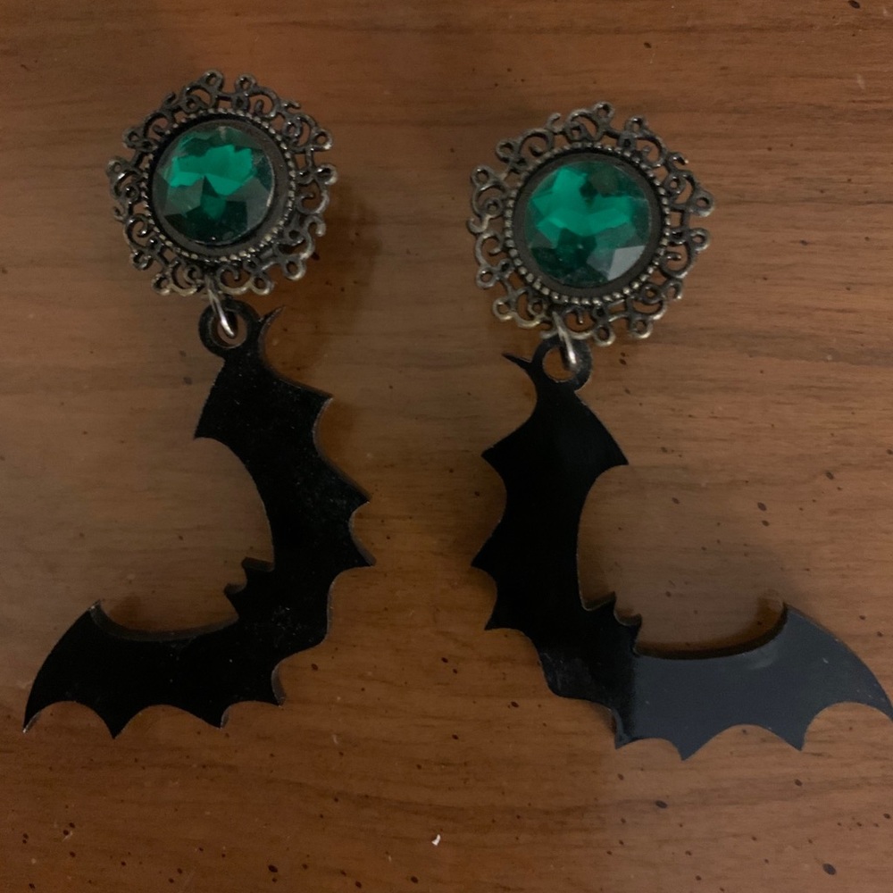 Green and black spooky dangle bat 1/2” plugs Halloween